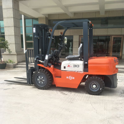 High Performance Four Wheels Counterbalance Diesel Forklift Truck